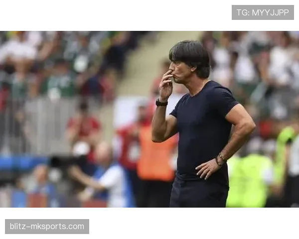 勒夫执教风格揭秘：战术精妙与团队协作铸就德国战车辉煌