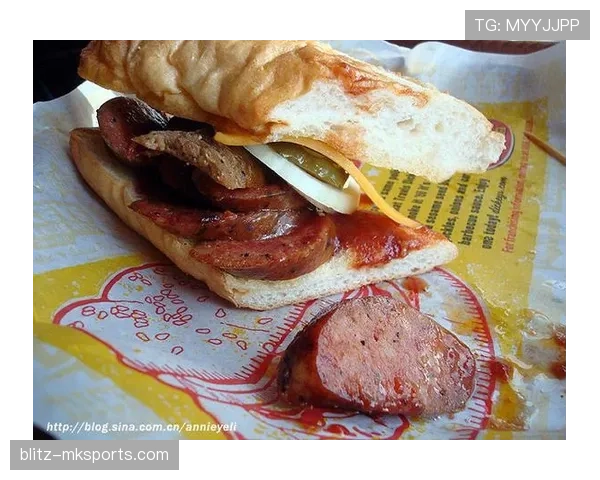 德约科维奇凌晨去便利店买三明治，穿得比我家还贵