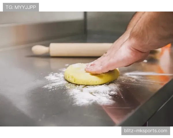 蒋圣龙喝蛋白粉像喝奶茶，一天三顿还加餐